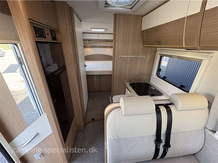 Carado I 449 queensbed seng og hæve seng